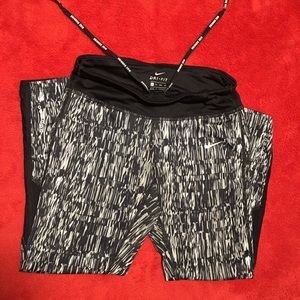 Nike Crop Dry Fit Work Out Pants